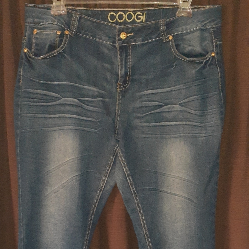 Coogi capris
